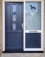 Raamfolie voordeur hondenbot, hond en huisnummer
